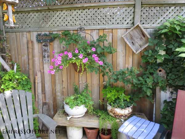decorate-backyard-fence-91_18 Украсете задния двор ограда
