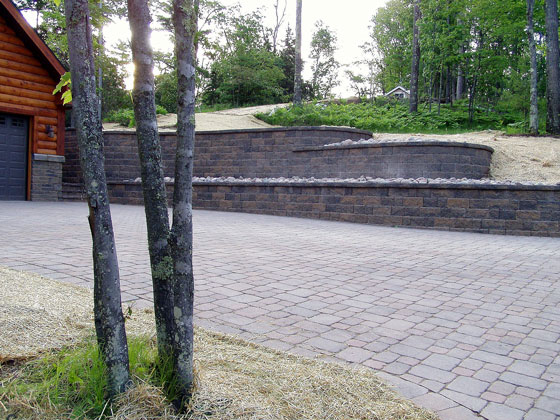 driveway-with-retaining-wall-14_8 Алея с подпорна стена