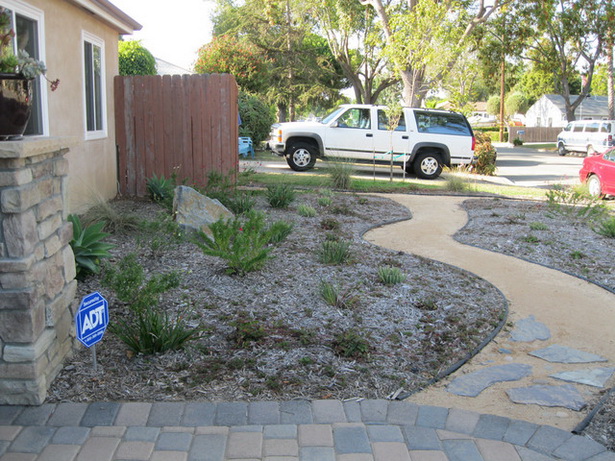 drought-tolerant-front-yard-landscaping-ideas-19_20 Устойчиви на суша идеи за озеленяване на предния двор