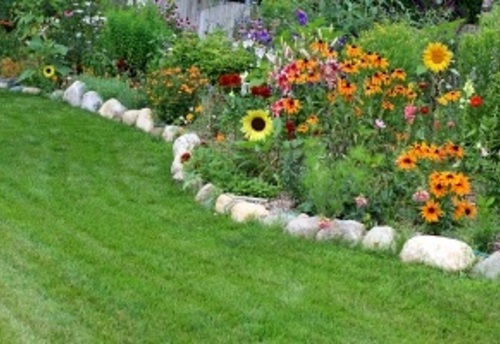 flower-bed-designs-with-rocks-45_13 Цветни лехи с камъни