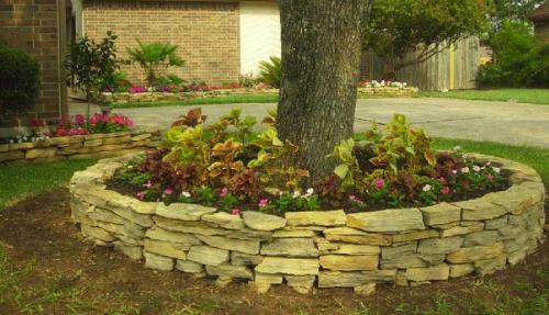 flower-bed-designs-with-rocks-45_15 Цветни лехи с камъни