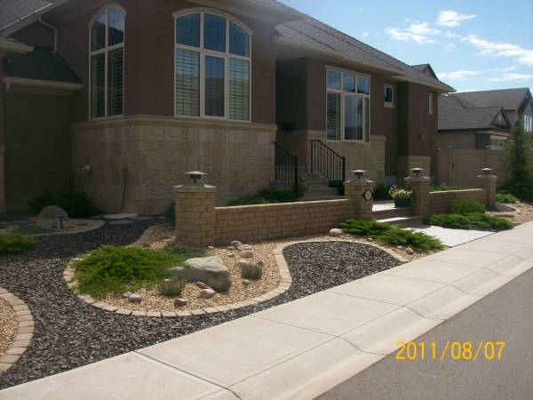 front-yard-landscaping-with-rocks-45_16 Предно дворно озеленяване с камъни
