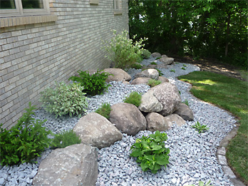 Градина озеленяване камъни