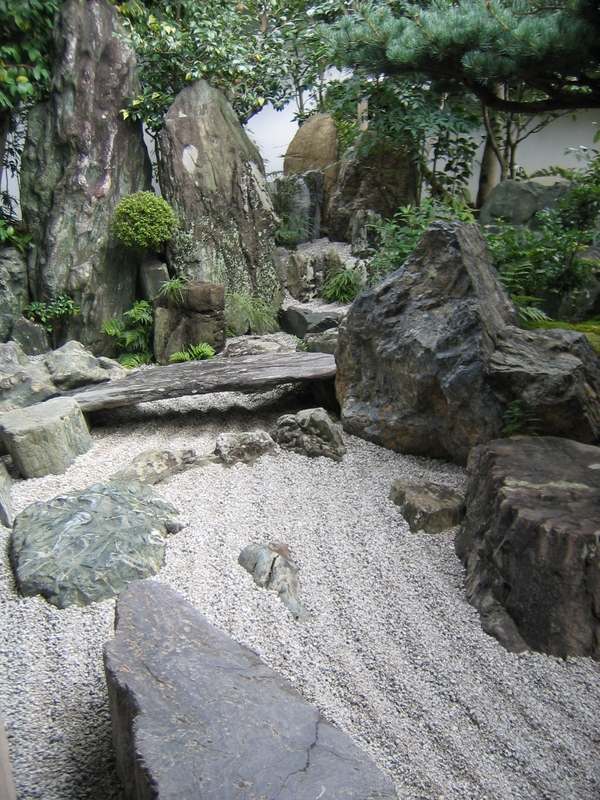 how-to-arrange-rocks-in-a-garden-83_9 Как да подредите камъни в градината