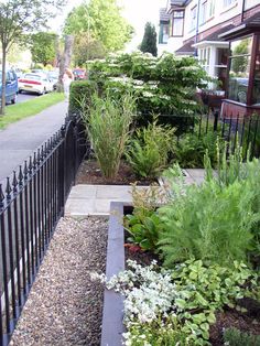 ideas-for-small-front-gardens-with-pictures-19_6 Идеи за малки предни градини със снимки
