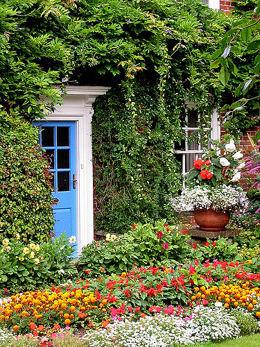 images-of-cottages-with-gardens-12_9 Снимки на вили с градини