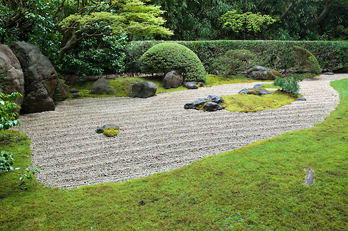 Японски сух пейзаж градина