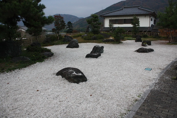 japanese-gravel-garden-14_20 Японски чакъл градина