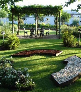 landscaping-and-gardening-services-44_12 Услуги по озеленяване и градинарство