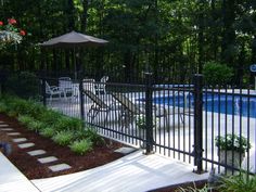 landscaping-around-pool-fence-87_5 Озеленяване около ограда басейн