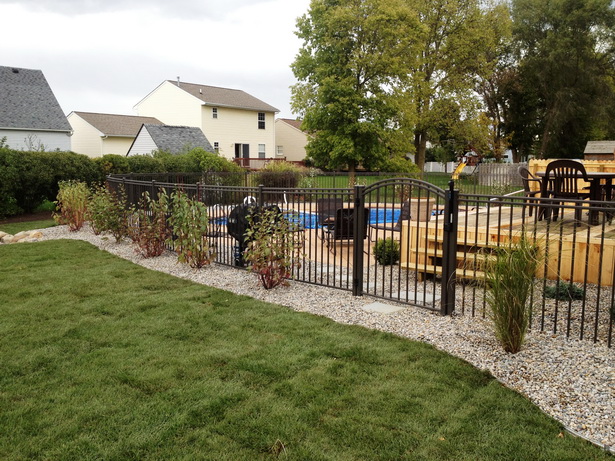 landscaping-around-pool-fence-87_7 Озеленяване около ограда басейн