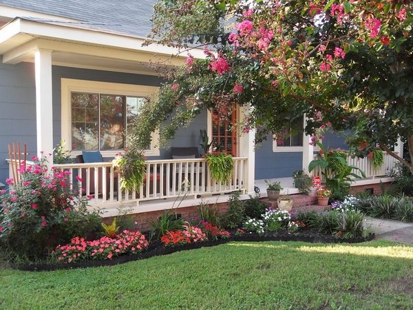landscaping-ideas-for-front-yard-flower-beds-79 Озеленяване идеи за предните двор цветни лехи