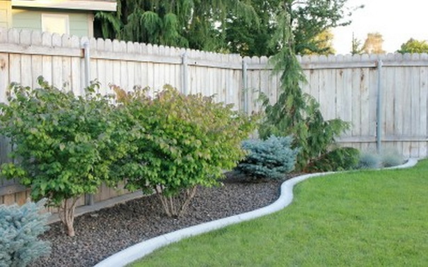 landscaping-ideas-for-small-backyard-privacy-07_17 Озеленяване идеи за малък заден двор поверителност