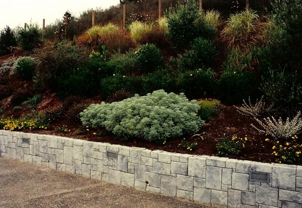 landscaping-ideas-retaining-wall-hillside-04_11 Озеленяване идеи подпорна стена хълм