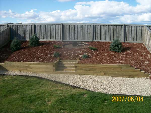 landscaping-ideas-retaining-wall-hillside-04_18 Озеленяване идеи подпорна стена хълм