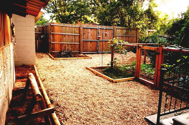 low-cost-backyard-landscaping-ideas-56_17 Идеи за озеленяване на задния двор с ниска цена