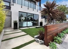 Модерен ландшафтен дизайн преден двор