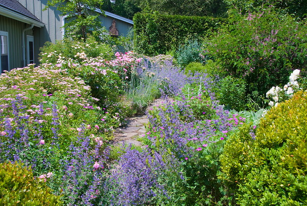 old-fashioned-flower-garden-20_9 Старомодна цветна градина