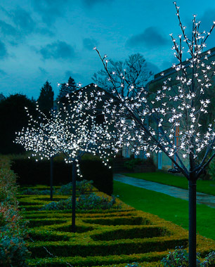 outdoor-lanterns-for-trees-61_13 Външни фенери за дървета