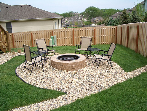 outdoor-patio-ideas-for-small-backyards-28_10 Открит вътрешен двор идеи за малки дворове