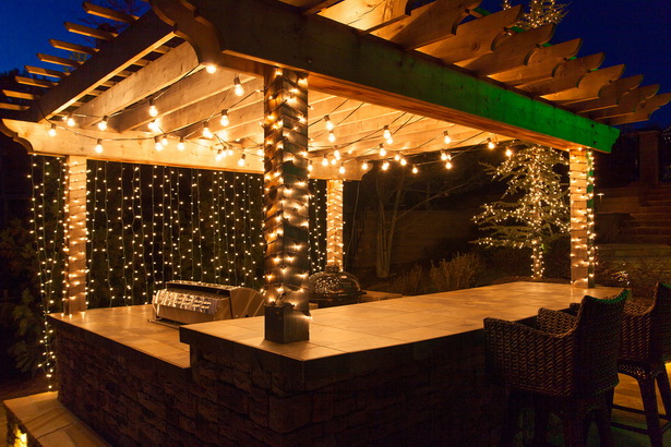 patio-string-light-ideas-31_14 Вътрешен двор низ светлинни идеи