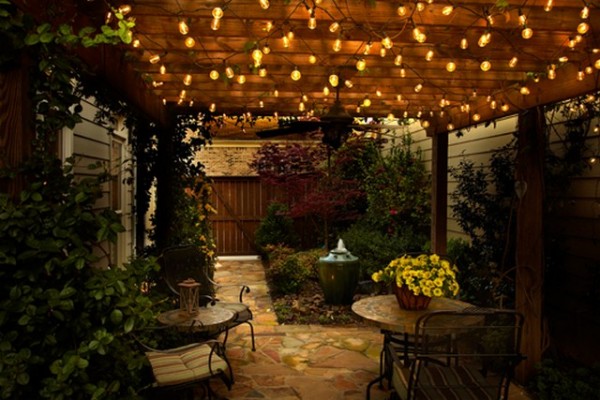 patio-string-light-ideas-31_3 Вътрешен двор низ светлинни идеи