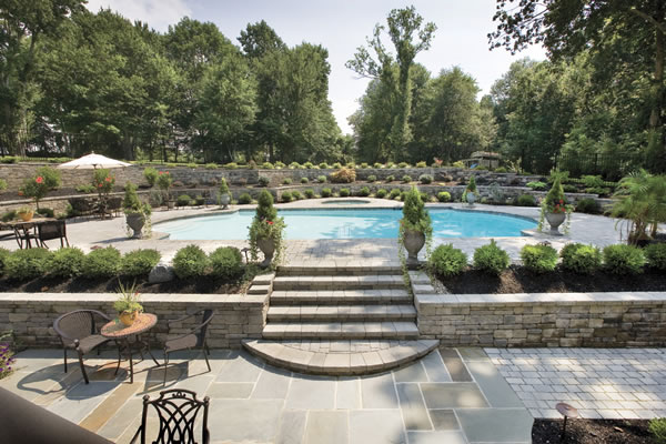 patio-with-pool-design-ideas-54_6 Вътрешен двор с идеи за дизайн на басейн
