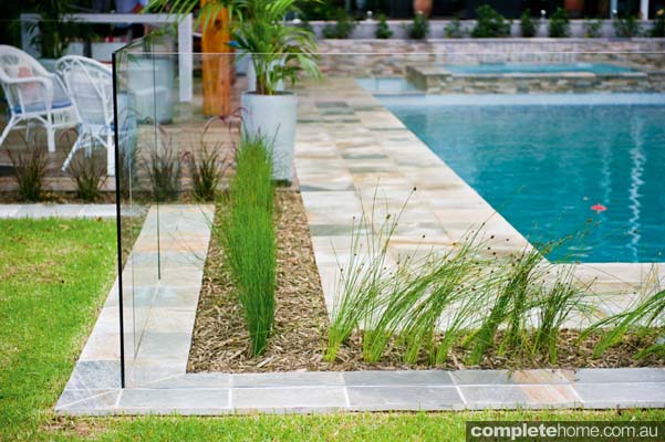 pool-area-landscaping-77_10 Озеленяване на басейн