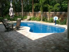 pool-landscaping-on-a-budget-85_16 Озеленяване на басейн на бюджет