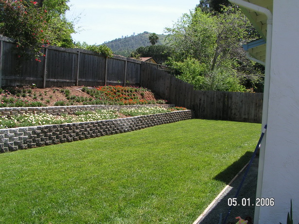 retaining-wall-backyard-landscaping-ideas-64_14 Подпорна стена задния двор озеленяване идеи