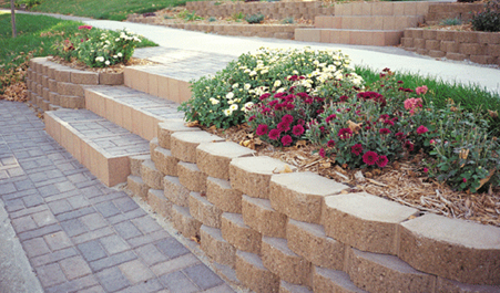 retaining-wall-with-pavers-15_2 Подпорна стена с павета