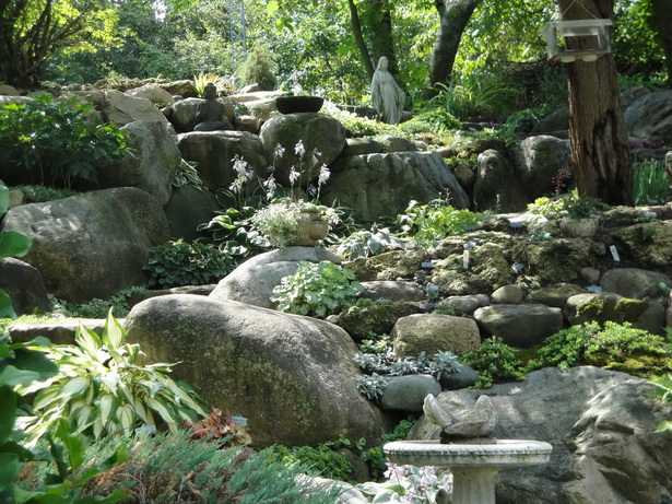 rocks-in-garden-design-44_12 Камъни в дизайна на градината