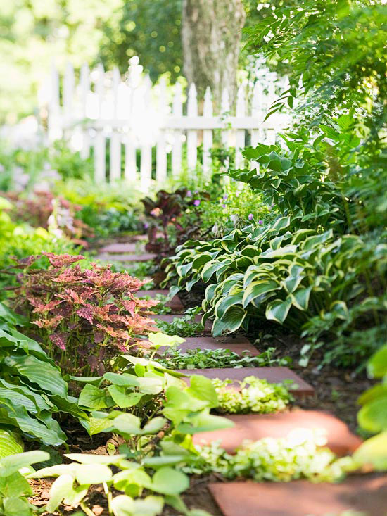 shady-backyard-landscaping-ideas-34_8 Сенчести задния двор озеленяване идеи