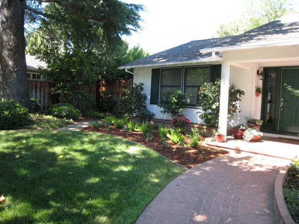 simple-front-yard-landscape-design-70_16 Опростен ландшафтен дизайн на предния двор