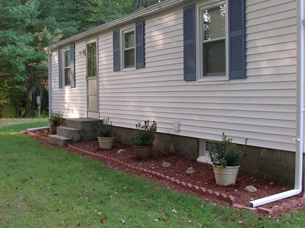 simple-landscaping-ideas-for-front-of-house-81_15 Прости идеи за озеленяване за предната част на къщата