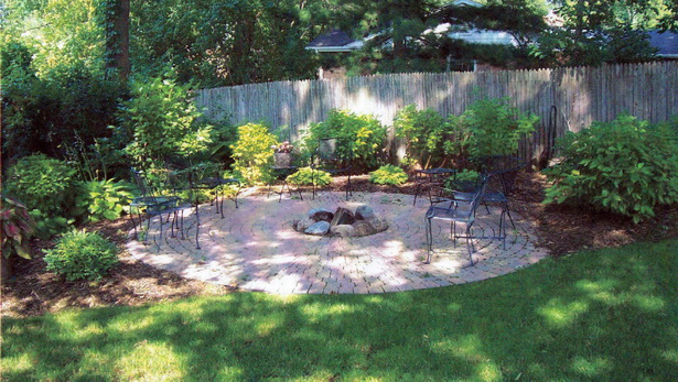 simple-landscaping-ideas-for-small-backyards-36 Прости идеи за озеленяване за малки дворове