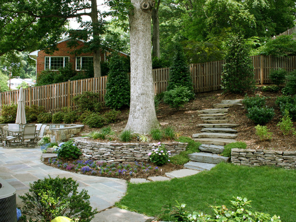 sloped-backyard-landscaping-ideas-08_13 Наклонени задния двор озеленяване идеи