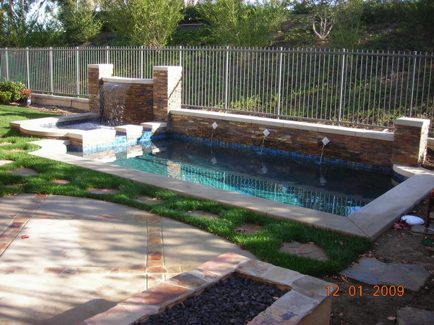 small-backyard-designs-with-pool-38_13 Малки дизайни на задния двор с басейн