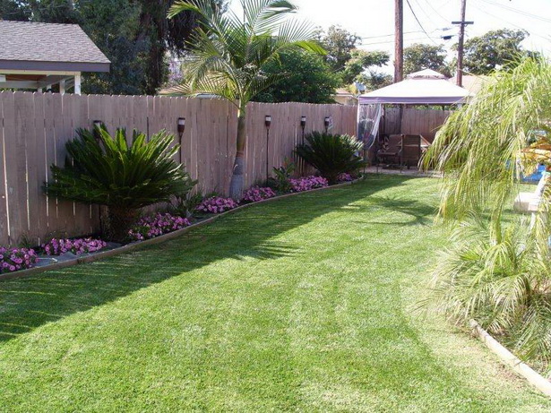 small-backyard-tropical-landscaping-ideas-76_11 Малък заден двор тропически идеи за озеленяване
