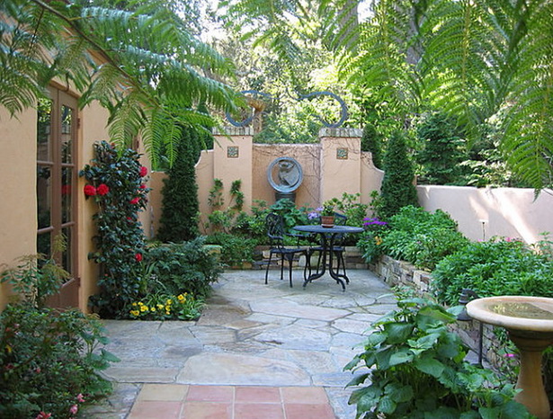 small-backyard-tropical-landscaping-ideas-76_16 Малък заден двор тропически идеи за озеленяване