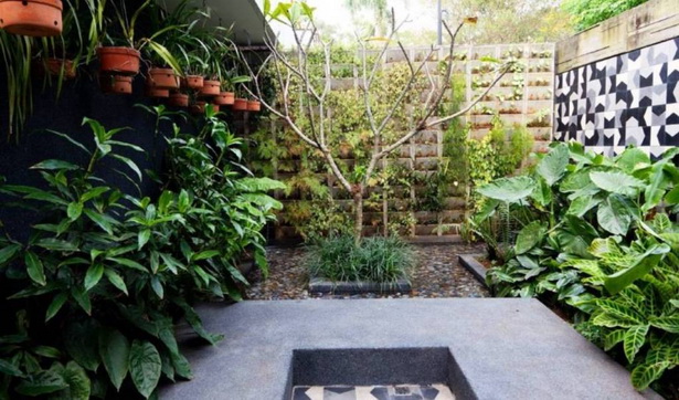small-backyard-tropical-landscaping-ideas-76_17 Малък заден двор тропически идеи за озеленяване