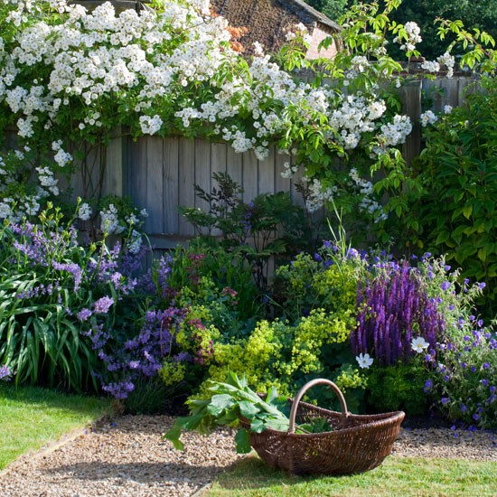 small-country-garden-design-ideas-24 Идеи за дизайн на малка градина