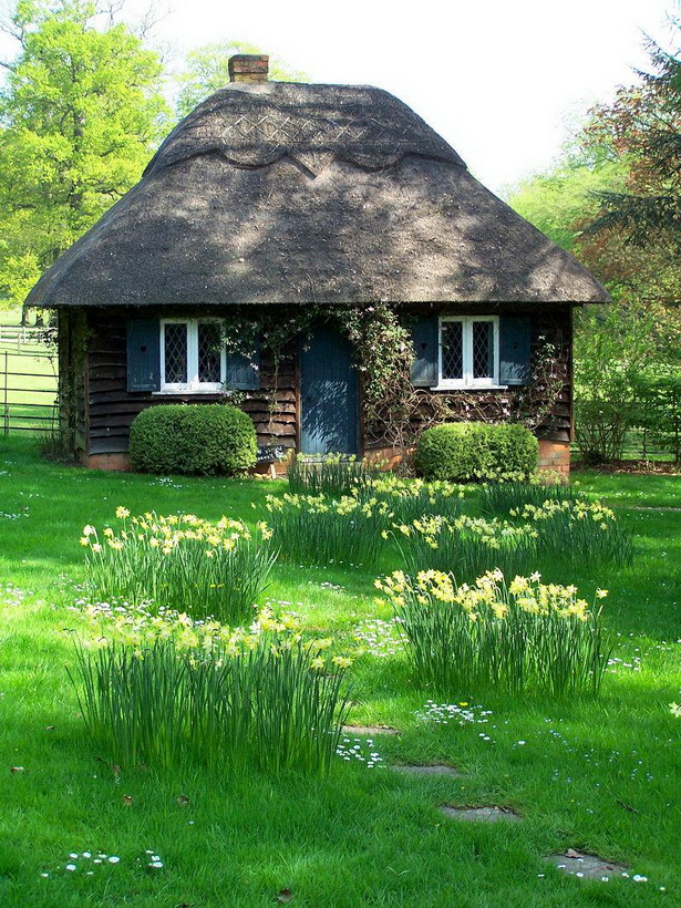 small-house-with-beautiful-garden-33_11 Малка къща с красива градина