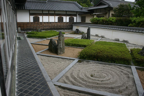 small-japanese-rock-garden-17_8 Малка японска алпинеум