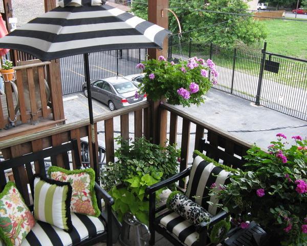small-patio-decorating-ideas-73_16 Малък вътрешен двор декоративни идеи