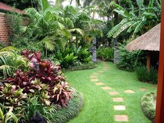 small-tropical-garden-ideas-21_5 Идеи за малка тропическа градина