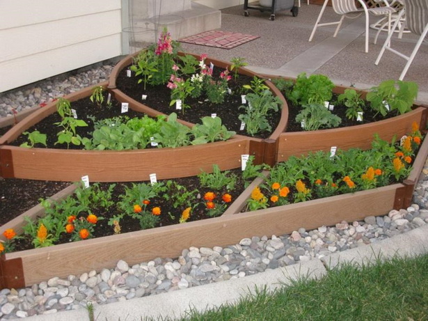 small-vegetable-gardens-ideas-40_17 Идеи за малки зеленчукови градини