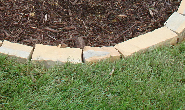 stone-edging-for-lawns-75_19 Каменен кант за тревни площи