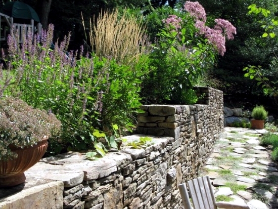 stone-wall-landscaping-ideas-25_2 Идеи за озеленяване на каменна стена