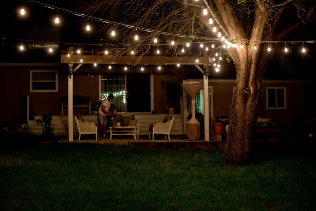 string-lights-in-backyard-09_10 Низ светлини в задния двор